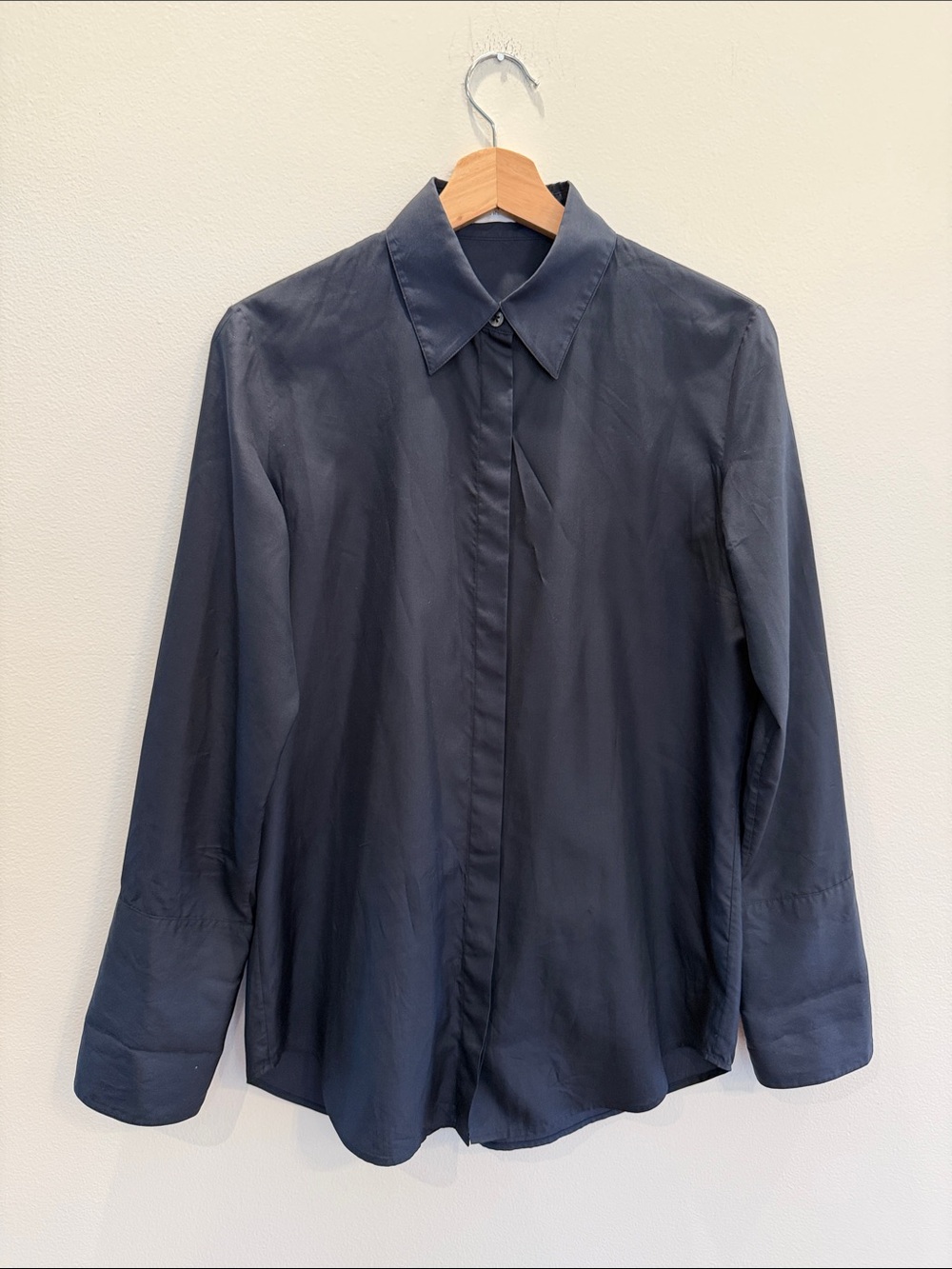 The Row Silk Long Sleeve Button-Up Top
Blue